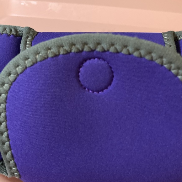 BUILT NY B Series Wine Cube Insulation Sleeve with handles. Purple & Gray. EUC - Picture 5 of 8